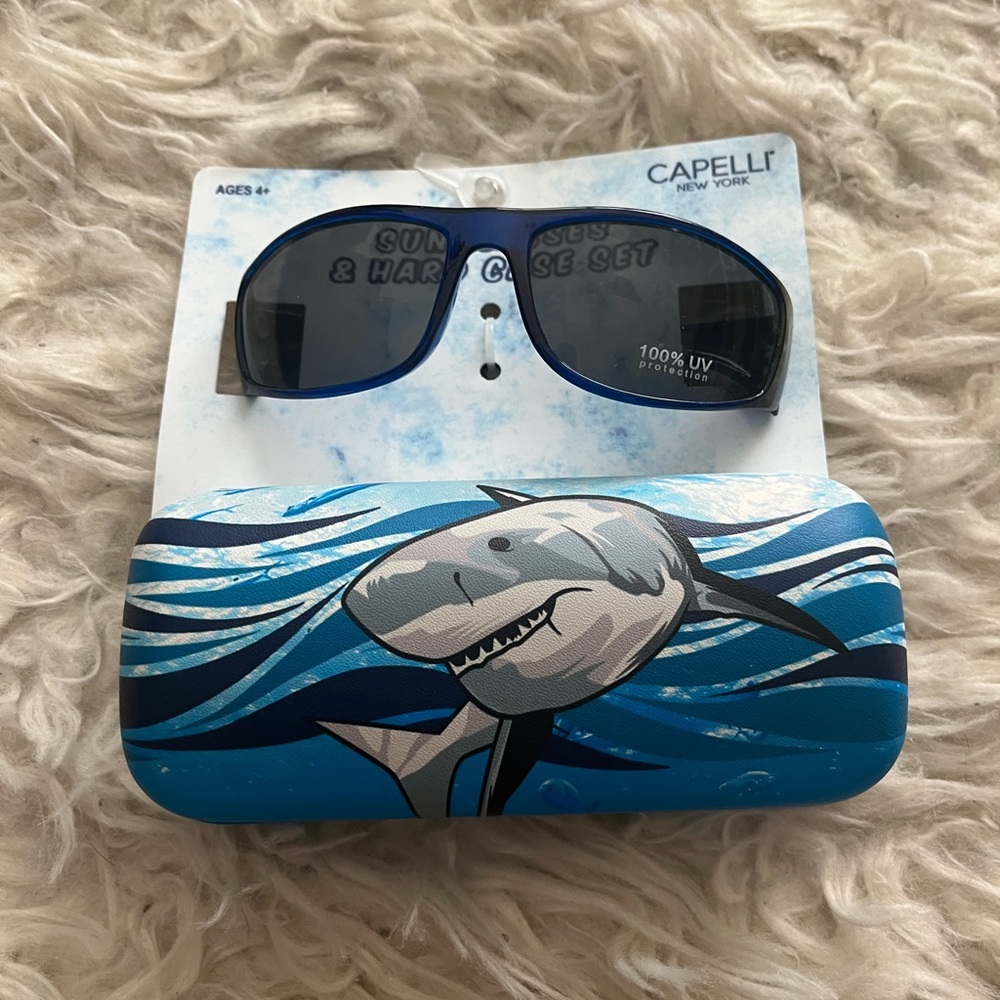 NWT Cappelli Boys Sunglasses Shark Case